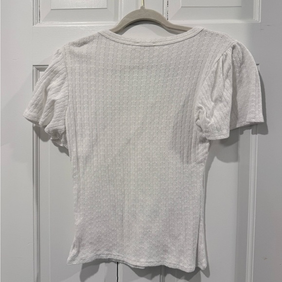 Lush White V-Neck Short Sleeve Knit Top Size Large - Picture 3 of 3